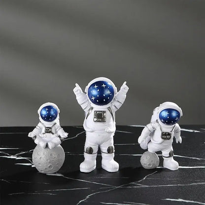 Spaceman Figurine Resin Desktop Ornament