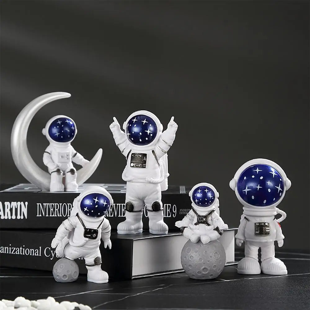 Spaceman Figurine Resin Desktop Ornament