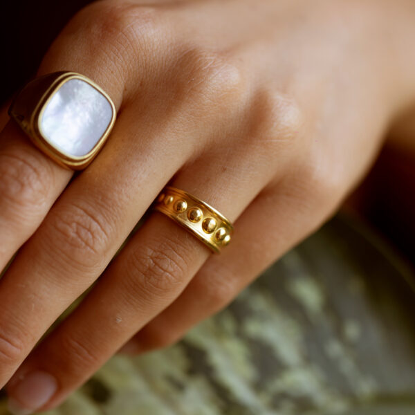 Anillo Dark Crown